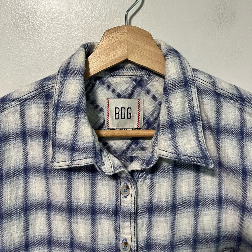 BDG Urban Outfitters Blue & White Plaid Flannel Button-Up Shirt - Medium - Picture 12 of 14